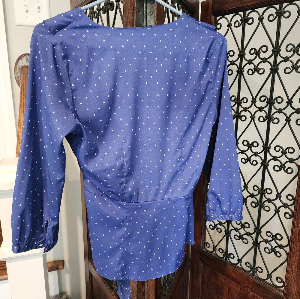 Banana Republic Ruffled Wrap Shirt Top Blouse Women's Size 8 Med Blue Silky - Picture 4 of 9